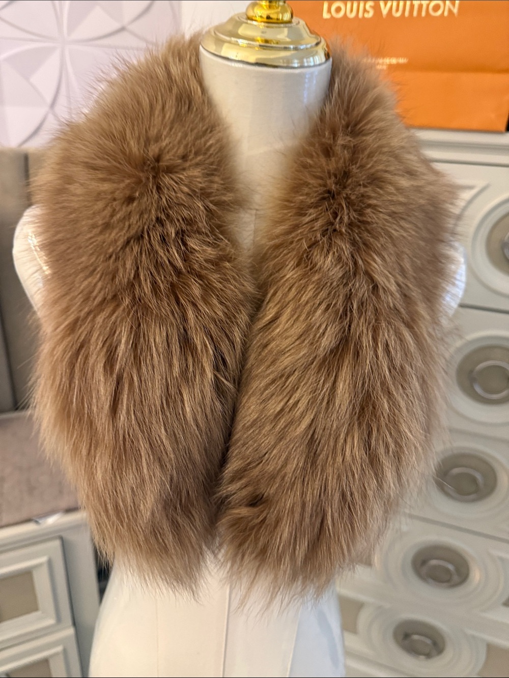 Real Fox fur clip on collar